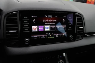 Skoda Karoq 1.5 TSI Sportline Business 150PK DSG Virtual | Camera | 19 inch | Navigatie / 18