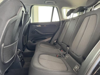 BMW X1 sDrive18iA High Executive | Cruise Control | Camera | Navigatie | Stoelverwarming | LM-Velgen | Climate Control | Elektrisch bedienbare Achterklep | PDC | LED Verlichting ( Vestiging - Vianen ) / 30