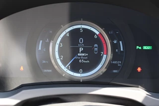 Lexus RC 300h F SPORT Line NL-AUTO CRUISE TRIPLE-LED STOELVENT BLIND-SPOT 19" LM-VELGEN / 26