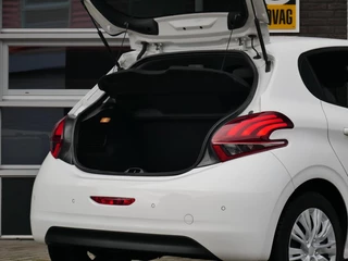 Peugeot 208 1.2 PureTech Signature Nieuwe Riem| Carplay| Stoelverwarming / 23