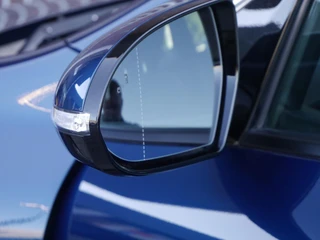 Kia Niro 1.6 GDi Hybrid ExecutiveLine | Automaat | Dodehoek detectie | Adaptieve Cruise | Stoelverwarming | Lederenbekleding | Camera | Xenon verlichting | Parkeersensoren | Navigatie / 17