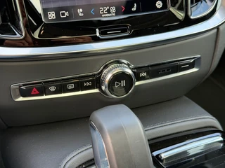 Volvo V60 2.0 T6 AWD Ultra Dark Panodak Leer H&K Head up / 39