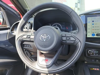Toyota Aygo X Hybrid 115 GR Sport CABRIODAK NIEUW IN DE SHOWROOM DIRECT LEVERBAAR 18'' LM-VELGEN PDC STOELVERWARMING AD-CRUISE / 2
