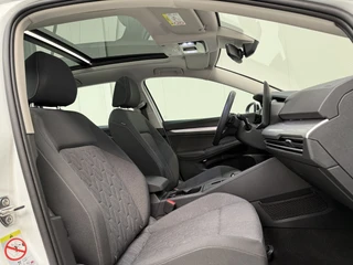 Volkswagen Golf Variant 1.5 eTSI 150pk DSG Style Pano dak / 10