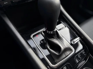 Jeep Compass 4xe 240 Plug-in Hybrid Electric Summit | Apple-Android | Parkeercamera | Leder bekleding / 19