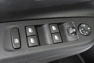 Opel Corsa Electric Long Range Edition 51 kWh Achteruitrijcamera Apple CarPlay Parkeersensoren Voor en Achter / 28