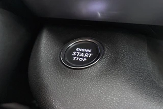 Jeep Avenger 1.2 e-Hybrid Altitude JBL Keyless Elektrische Achterklep / 38
