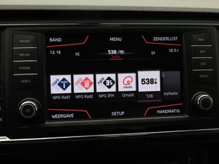 SEAT Ateca 1.5 TSi 150 Pk Automaat Style Business | Full LED | Stoelverwarming | Camera | Navigatie | Cruise Control | 17 Inch | 119.068 Km !! / 24