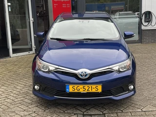 Toyota Auris 1.8 Hybrid Dynamic / 4