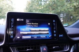 Toyota C-HR 1.8 Hybrid Executive  | Dealer onderhouden | NAVI | Camera | Trekhaak | Cruise control | / 37