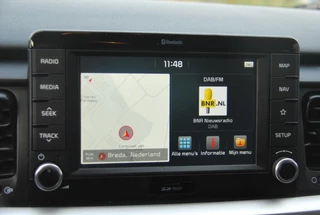 KIA Stonic 1.2 MPi  ComfortLine Navigator / 12