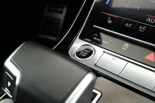 Audi Q7 55 TFSIe 381pk quattro Pro Line S Leder Memory Sluithulp B&O Panoramadak Camera Stoel + Stuurverwarming Luchtvering Navigatie 2x S-Line / 40