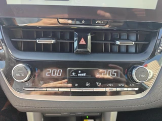 Toyota Corolla Cross 2.0 High Power Hybrid First Edition BLIND-SPOT EL-ACHTERKLEP LM-VELGEN KEYLESS PARK-SENSOREN STOELVERW DRAADLOOS-LADEN AD-CRUISE BLUETOOTH / 34