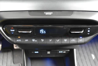 Hyundai Bayon 1.0 T-GDI 48V 100PK DCT7 Premium Automaat Stuurverwarming Stoelverwarming All Season / 21