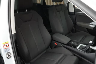 Audi Q3 45 TFSI e 245pk S-Tronic Pro Line Trekhaak Sportstoelen Stoelverwarming ACC Virtual Cockpit Navigatie / 2