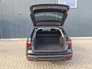 Audi A4 Avant 35 TFSI * AUTOMAAT * Black Pakket * Navigatiesysteem * Stoelverwarming * 56.000KM! * ZEER Netjes! * / 20