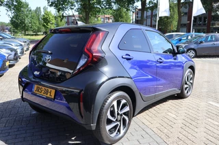 Toyota Aygo X PULSE APPLE/ANDROID STOELVERWARMING KEYLESS CAMERA CLIMA 17"LMV EL-SPIEGELS PRIVACY-GLASS / 4