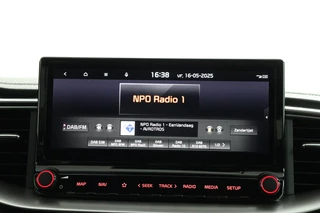 Kia Ceed 1.5 T-GDi DynamicPlusLine Automaat *DEMO* - Trekhaak - Navigatie - Stoel-/stuurverwarming - Cruise Control - Climate Control - Fabrieksgarantie tot 04-2032 / 32