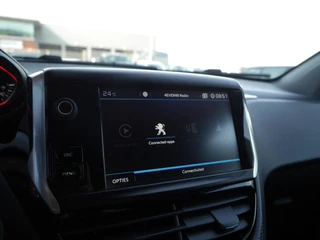 Peugeot 2008 1.2 PureTech GT-line | 110PK | Trekhaak | Achteruitrijcamera | 17 inch lichtmetalen velgen | Apple carplay/Andriod auto | Dakrails | Climate control | Cruise control / 24