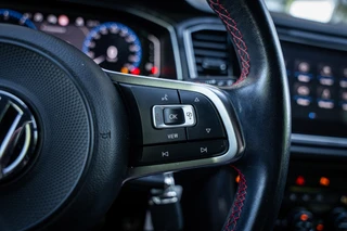 Volkswagen T-Roc 1.5 TSI Sport | Climate | Navi | Cruise | Camera | PDC / 16