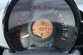 Toyota Aygo 1.0 VVT-i x-fun NL-AUTO AIRCO / 7