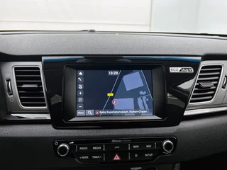 Kia Niro 1.6 GDi PHEV DynamicLine Automaat | Adaptive Cruise | Stoel/Stuurverwarming | CarPlay | Camera | Trekhaak / 21