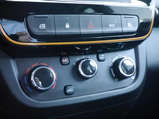 Dacia Spring Expression 27 kWh | Achteruitrijcamera | Parkeersensoren achter | Lichtmetalen velgen | Airco | Navigatiesysteem | Bluethooth | Elektrisch bedienbare ramen / 24