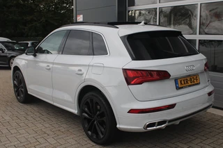 Audi Q5 55 TFSI e 367pk Quattro Competition | Pano | 21'' | Camera / 13