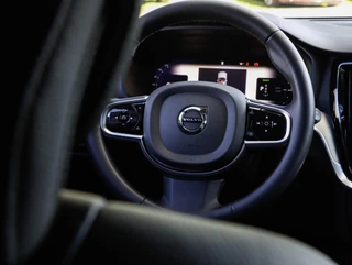 Volvo V60 T6 Plug-in Hybrid 350PK AWD Plus Dark / 8