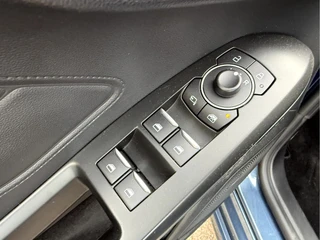Ford Focus Wagon 1.0 EcoBoost Hybrid ST Line  Fullmap Navigatie, 17''Lmv / 11