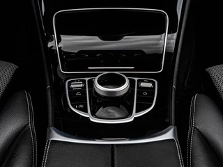 Mercedes-Benz C-klasse Estate 180 Premium | LED | Trekhaak | Camera | Apple CarPlay/Android Auto | Stoelverwarming | Dodehoekdetectie | Dealeronderhouden / 32