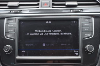 Volkswagen Tiguan 1.4 TSI ACT 150 pk Connected Series  NL-Auto | DAB | Elekt.trekhaak | Carplay | Cruise Control | Climate Control | NAP / 20