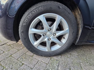 Peugeot 208 1.2 e-VTi Style NAVI TEL PDC CRUISE CONTROL / 9