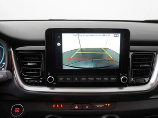 Kia Stonic 1.0 T-GDi MHEV DynamicPlusLine  - Camera - Cruise control - Stoel/stuurverwarming - AppleCarplay - Android Auto Fabrieksgarantie tot 04-2032 of 150.000km / 32