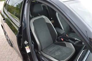 Volkswagen Polo 2.0 TSI GTI Executive 200 pk  | Keyless | Pano | Camera | Carplay | DAB | Virtual cockpit | Full LED | LM 18" | Netjes / 15