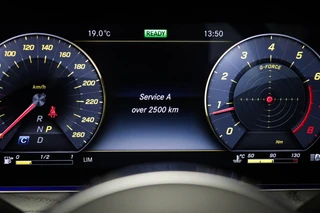 Mercedes-Benz E-Class 200 Business Solution Sport / 38