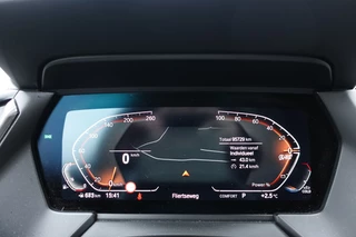 BMW 1 Serie 118i Business Edition M sport  | Camera | CarPlay | Stoelverwarming | Navi | / 32