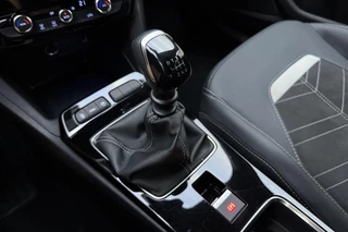 Opel Mokka 1.2 Turbo 130pk Ultimate | Climate Control | Adapt. Cruise control | Navi via Apple Carplay/Android Auto | Alcantara bekleding | Massagefunctie | Zwart dak | 18" Lichtmetalen velgen / 25