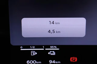 Audi Q3 1.5 272pk e-hybrid S edition Trekhaak Camera Keyless Panoramadak Stoelverwarming Virtual Cockpit Navigatie 2x S-Line / 40