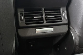 Land Rover Range Rover Evoque 1.5 P300e AWD SE Leder Memory Stuur-Stoelverwarming Camera / 36