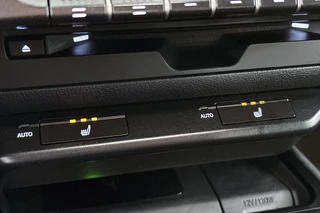 Lexus UX 250h AWD F Sport Premium / 25
