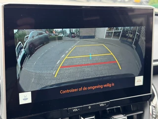 Toyota Corolla Cross 2.0 HYBRID 184PK FIRST-EDITION BLIND-SPOT EL-ACHTERKLEP LM-VELGEN KEYLESS PARK-SENSOREN STOELVERW DRAADLOOS-LADEN AD-CRUISE BLUETOOTH / 29