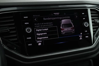 Volkswagen T-Roc 1.5 TSI 150pk R-Line Sport Camera Navigatie / 22