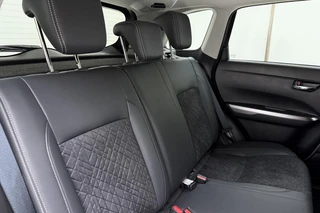 Suzuki Vitara 1.4 Boosterjet Smart Hybrid Style 110pk | Navigatie | Climate Control | Stoelverwarming | Cruise Control Adaptief | Luxe Bekleding | Camera | Dodehoekdetectie / 17