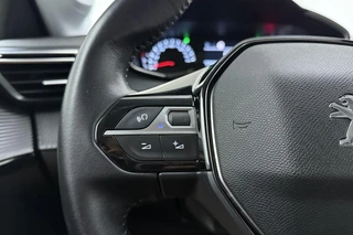 Peugeot 208 1.2 PureTech Active Pack | Navigatie | Parkeersensoren achter | Cruise Control | Lichtmetaal 16inch | Apple Carplay/Android Auto / 18