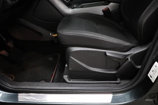 Ford Kuga 1.5 EcoBoost Trend Ultimate | CLIMA | VOORRUITVERWARMING | APPLE | TREKHAAK | 18" / 29