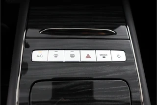 Omoda 5 EV Premium 61 kWh *DEMO* - Full Options! - Stuur-/stoelverwarming - Draadloze Apple Carplay of Android Auto - Schuif-/kanteldak - 7 jaar of 150.000km Fabrieksgarantie / 70