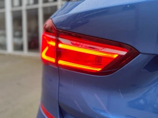 BMW X1 X1 sDrive20i High Executive M Sport I Automaat I HUD I LED I Stoelverw. I Sportstoel / 19