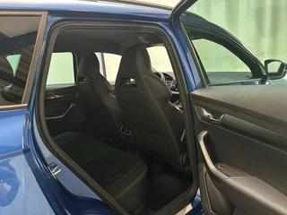 Skoda Karoq 1.5 TSI 150pk ACT Sportline Business Camera Trekhaak Sfeerverlichting Stoelverwarming Adaptive Cruise LED / 19