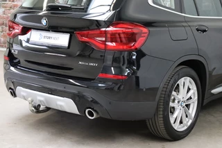 BMW X3 xDrive30i High Executive xLine Automaat  / Panoramadak / Trekhaak / Sportstoelen / Leder / 19 Inch / Driving Assistant Plus / Hifi / LED / Head-Up Display / Achteruitrijcamera / Stoelverwarming / Adaptief Onderstel / Multifunctioneel Instrumentenpaneel / 6